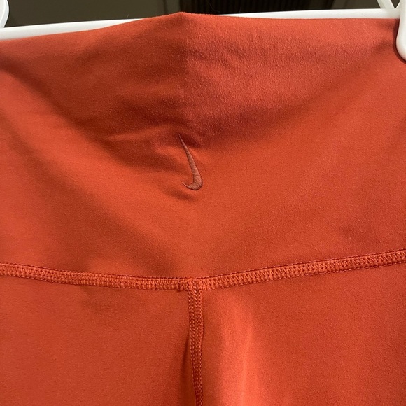 Nike Yoga Ankle Leggings EUC - Picture 6 of 7
